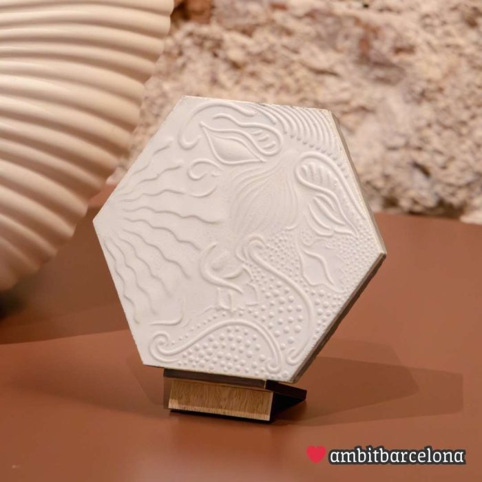 Mosaic Petit Gaudí blanc Gaudi Barcelona shop Decoració Àmbit Barcelona