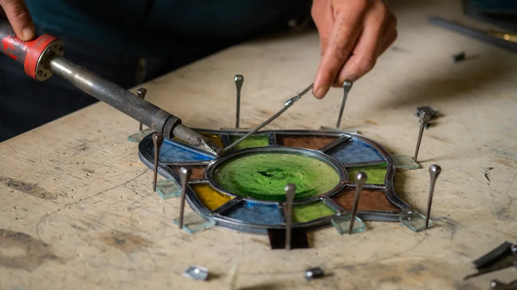 Création et restauration de vitraux chez Can Pinyonaire