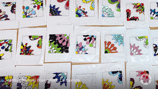 Trencadis "La suma de todas las piezas" Mural colectivo donde cada pieza cuenta