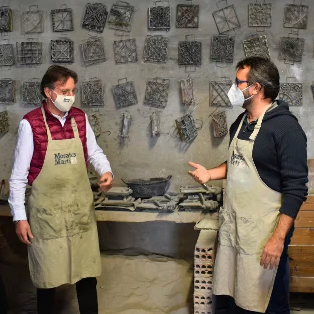 Alianza de oficios: Mosaics Martí e Iván Muñoz Rivero Alianza de oficios: Mosaics Martí e Iván Muñoz Rivero