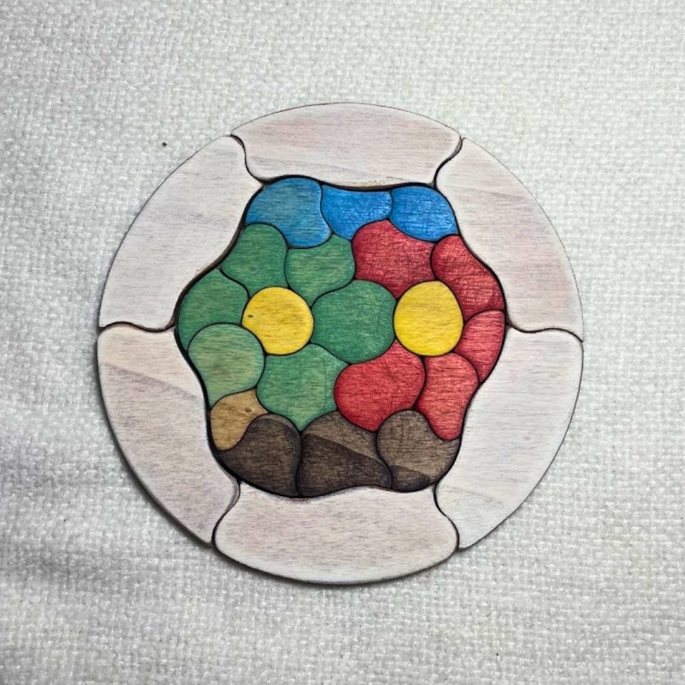 Puzzle Trencadís con las piezas centrales pintadas en varios colores