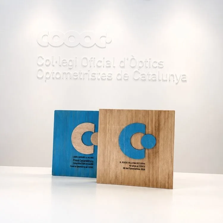 Trofeos corporativos de madera para el COOC Barcelona