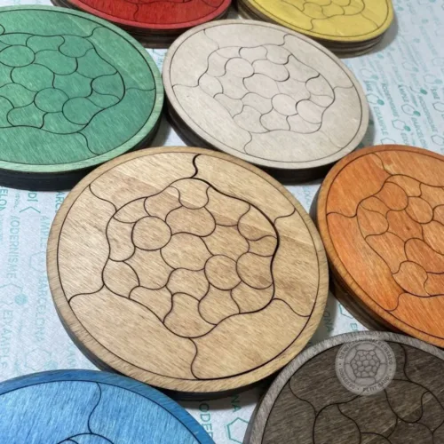 Colección de Puzzle Trencadís de madera en varios colores presentada en grupo