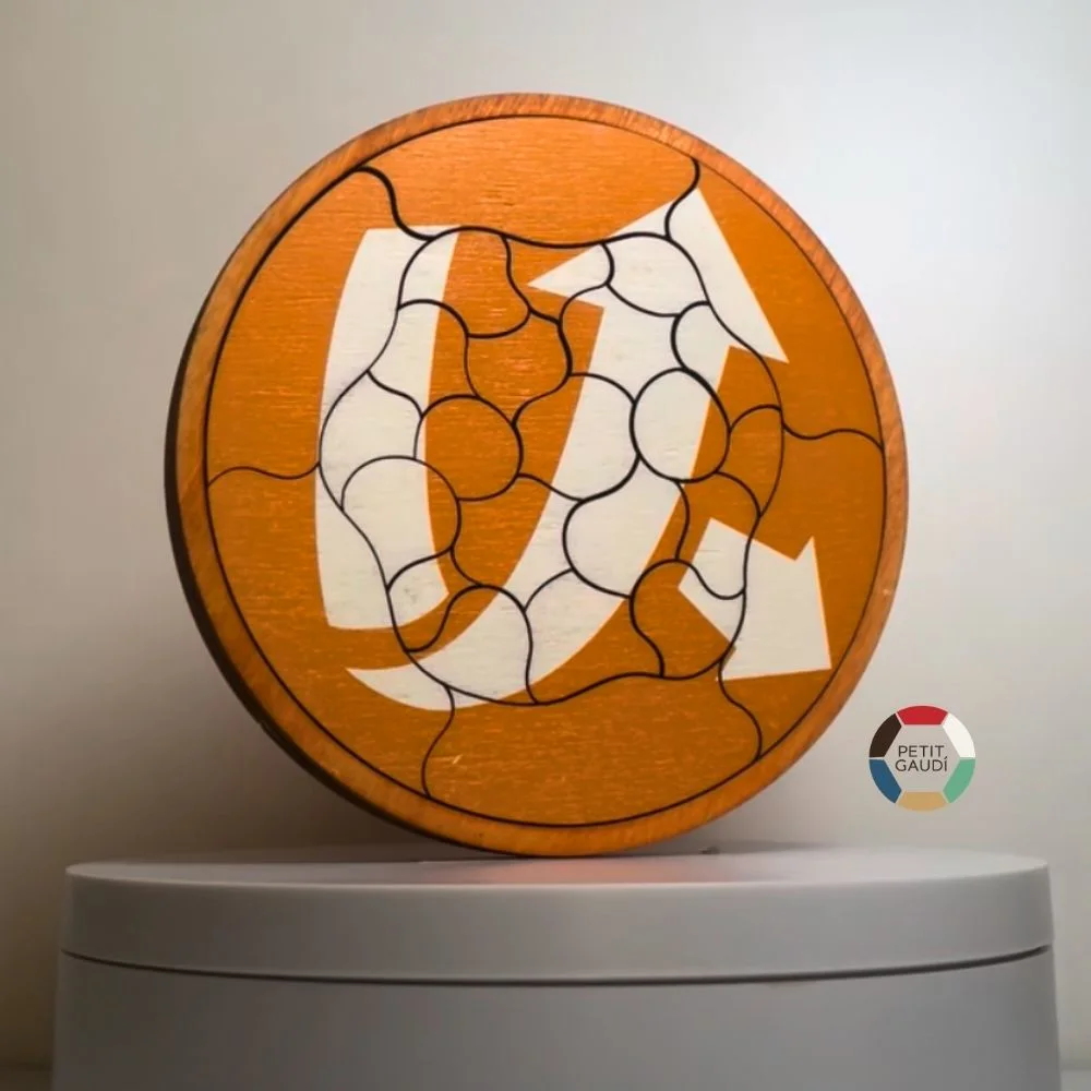 Puzzle Trencadís personalizado · Komuniki.io Puzzle Trencadís naranja y blanco personalizado con diseño gráfico de Komuniki.io